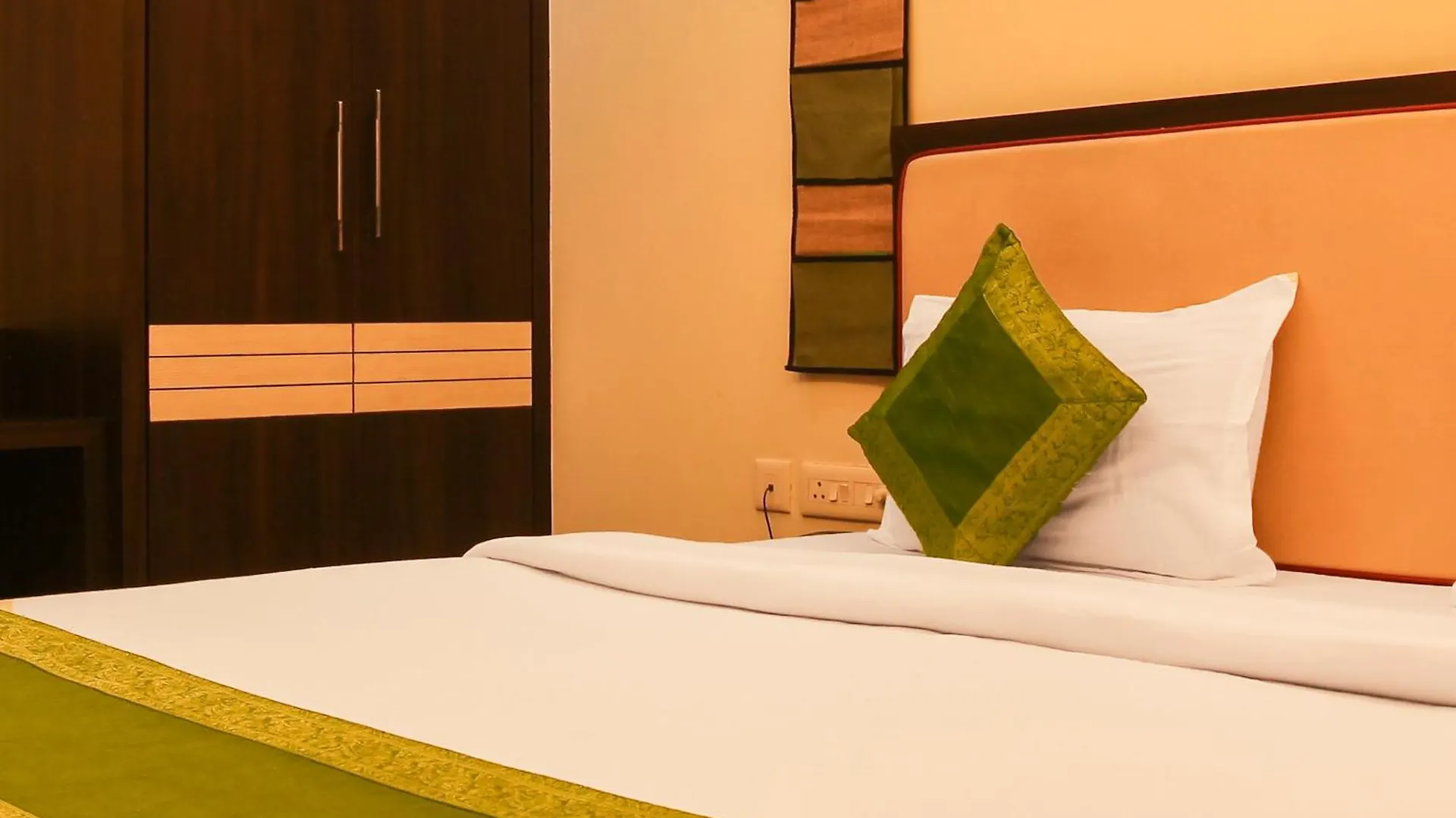 ***  Hotel Janki International 3 Km From Kashi Vishwanath Temple Free Pickup From Railway Station Варанаси Индия
