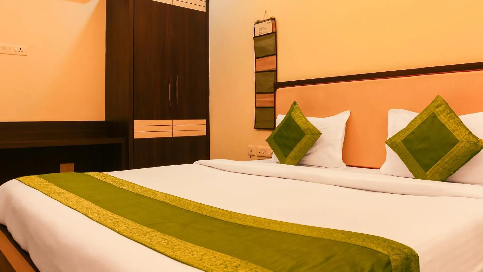 Hotel Janki International 3 Km From Kashi Vishwanath Temple Free Pickup From Railway Station Варанаси Индия