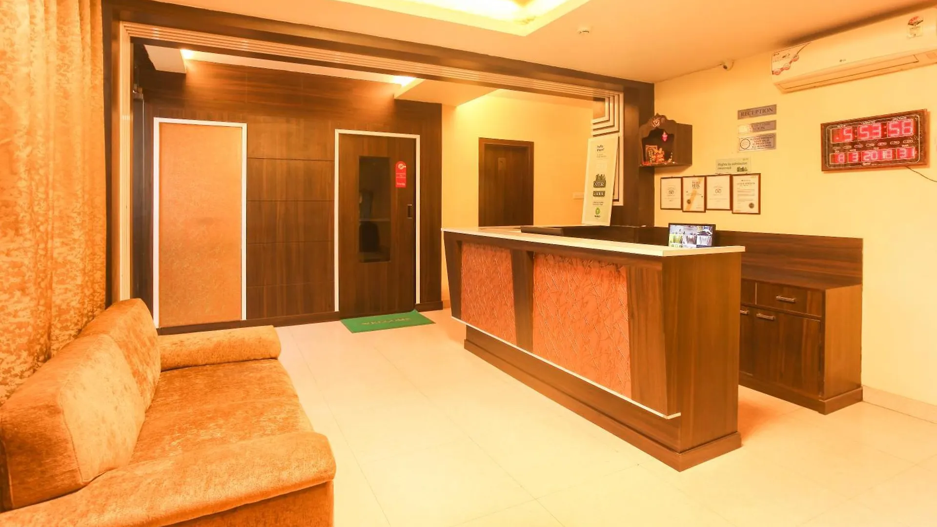 Hotel Janki International 3 Km From Kashi Vishwanath Temple Free Pickup From Railway Station Варанаси Индия