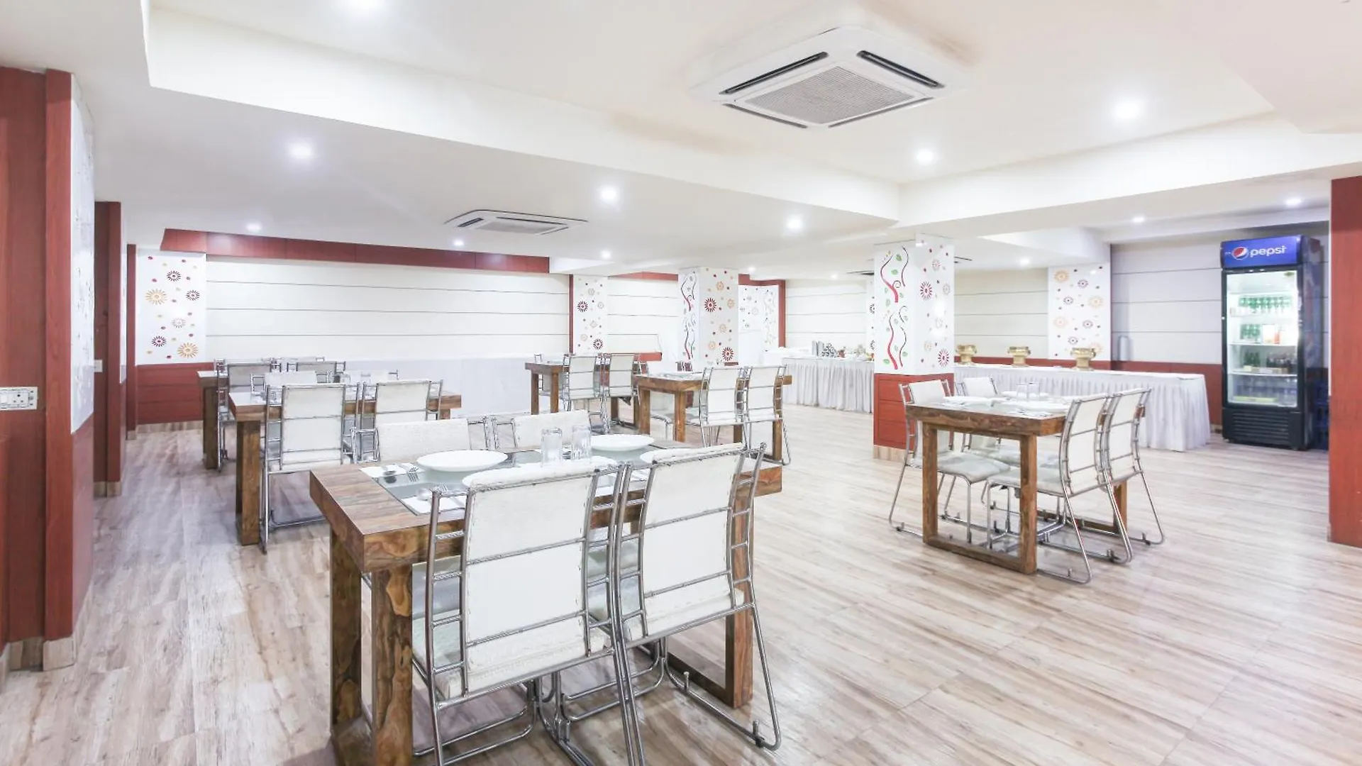 ***  Hotel Janki International 3 Km From Kashi Vishwanath Temple Free Pickup From Railway Station Варанаси Индия