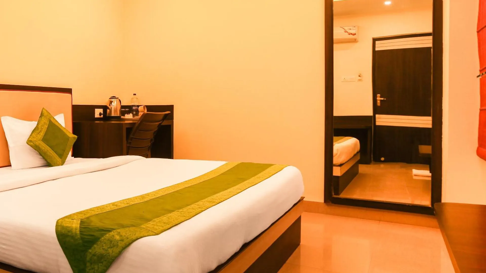 Hotel Janki International 3 Km From Kashi Vishwanath Temple Free Pickup From Railway Station Варанаси