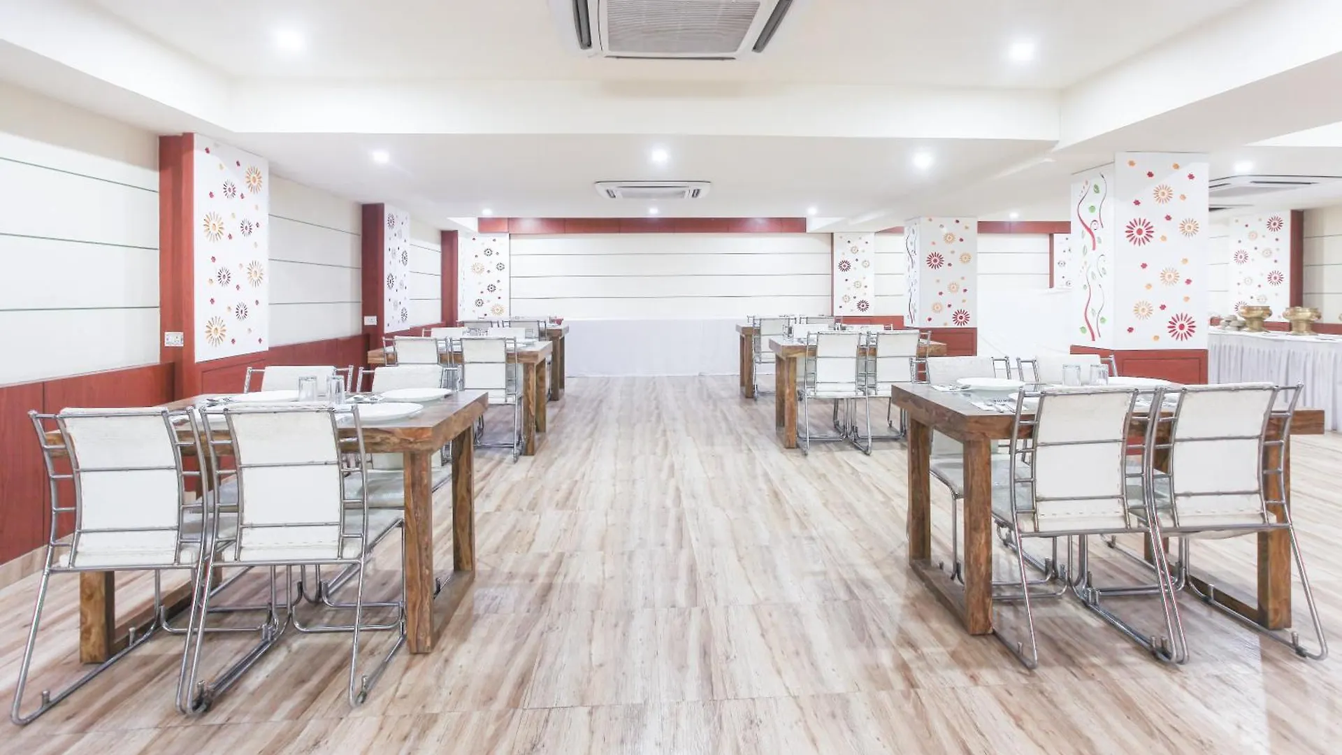 Hotel Janki International 3 Km From Kashi Vishwanath Temple Free Pickup From Railway Station Варанаси