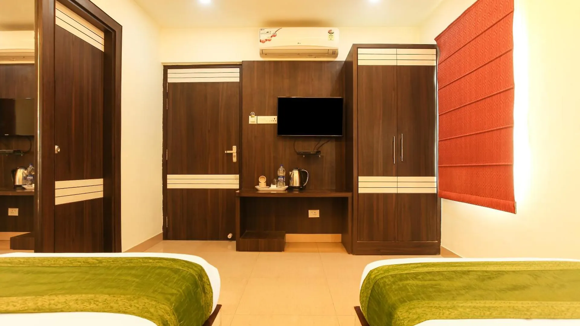 Hotel Janki International 3 Km From Kashi Vishwanath Temple Free Pickup From Railway Station Варанаси