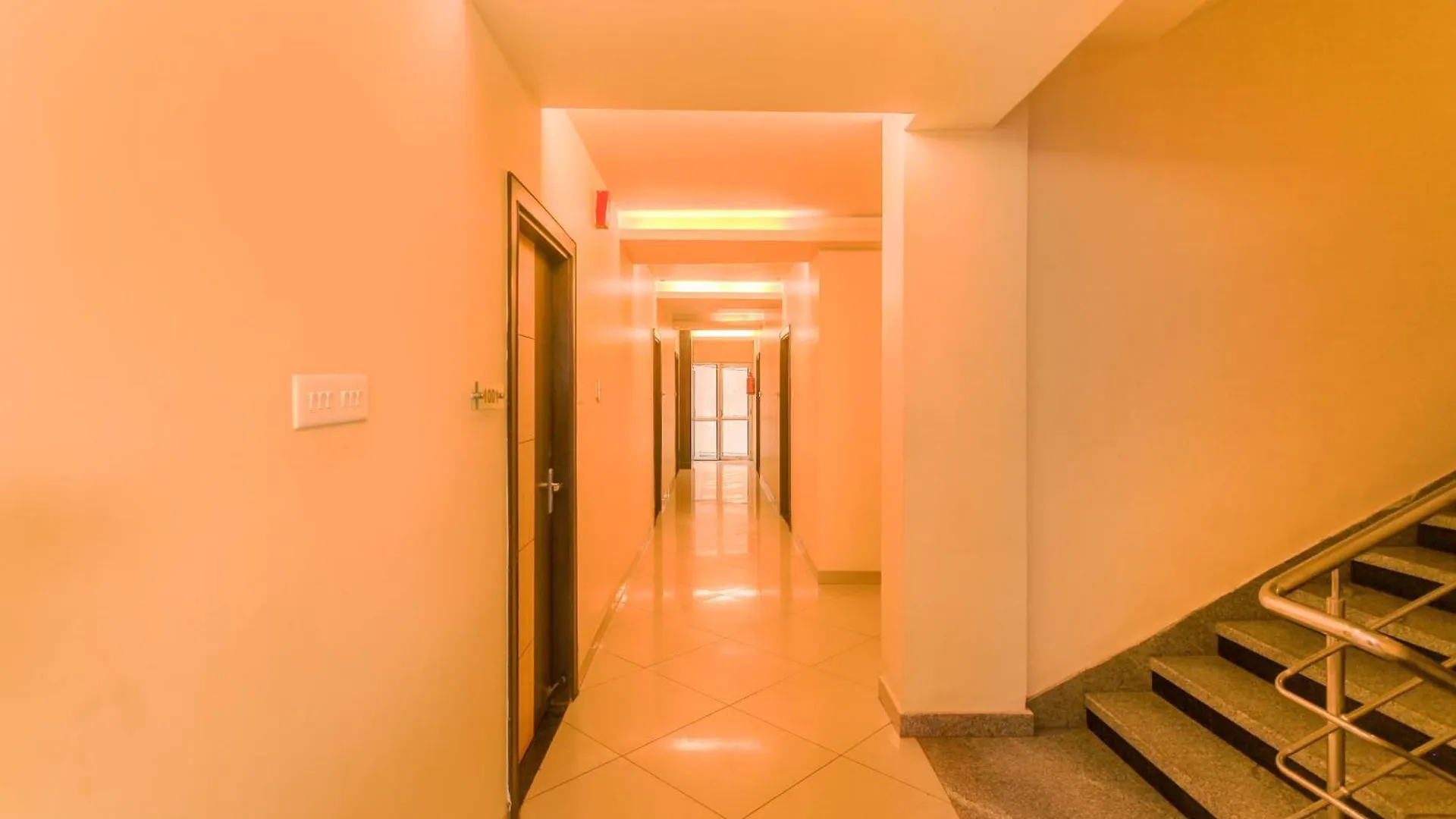 Hotel Janki International 3 Km From Kashi Vishwanath Temple Free Pickup From Railway Station Варанаси