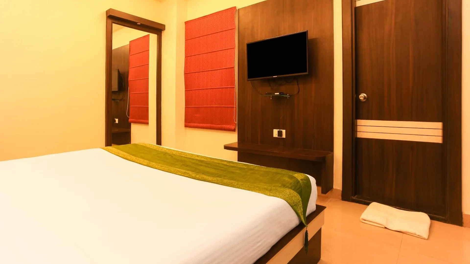 Hotel Janki International 3 Km From Kashi Vishwanath Temple Free Pickup From Railway Station Варанаси