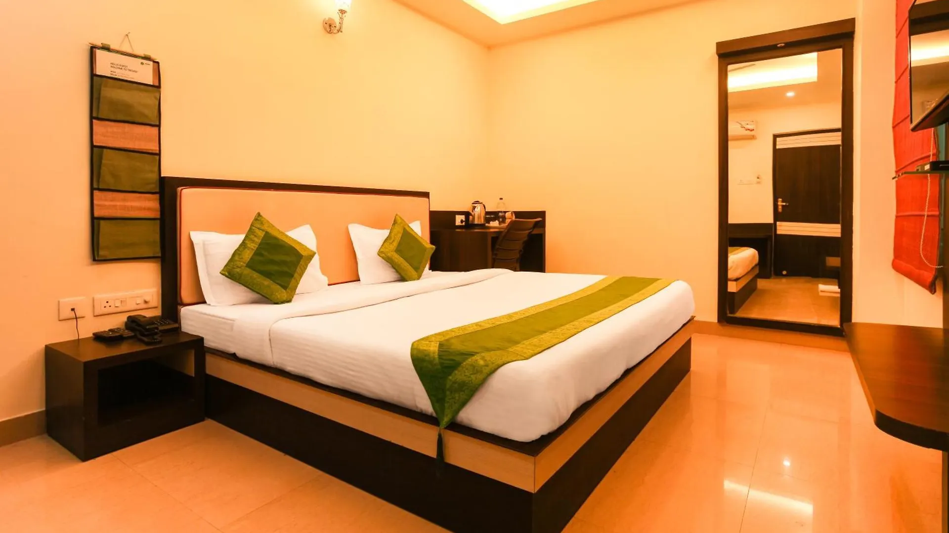 Hotel Janki International 3 Km From Kashi Vishwanath Temple Free Pickup From Railway Station Варанаси