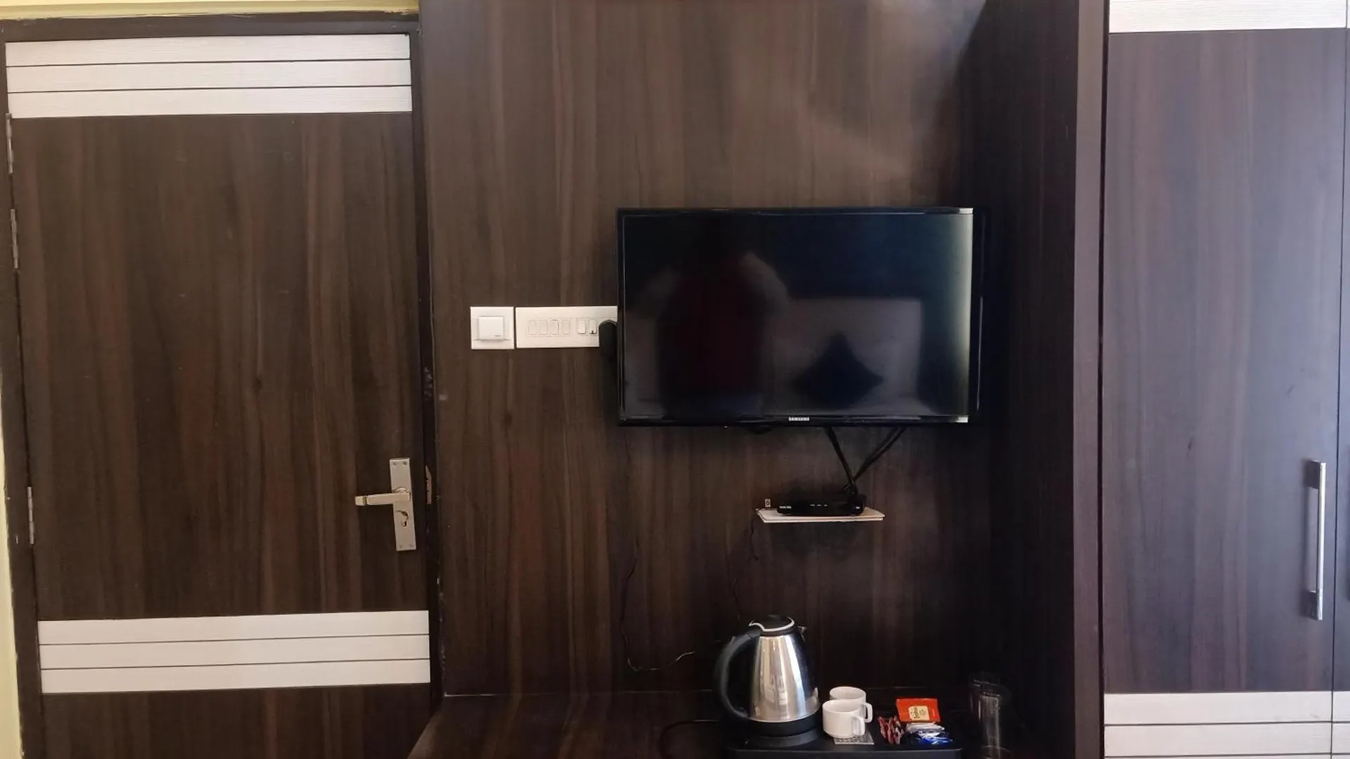 ***  Hotel Janki International 3 Km From Kashi Vishwanath Temple Free Pickup From Railway Station Варанаси Индия