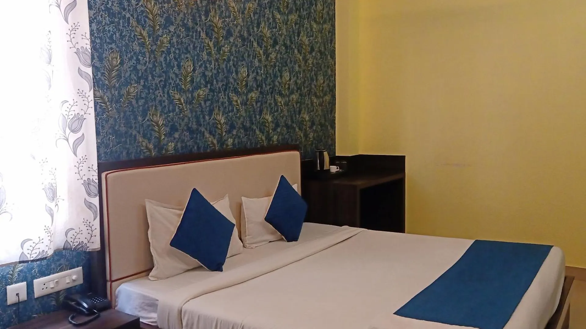 Hotel Janki International 3 Km From Kashi Vishwanath Temple Free Pickup From Railway Station Варанаси 3*,